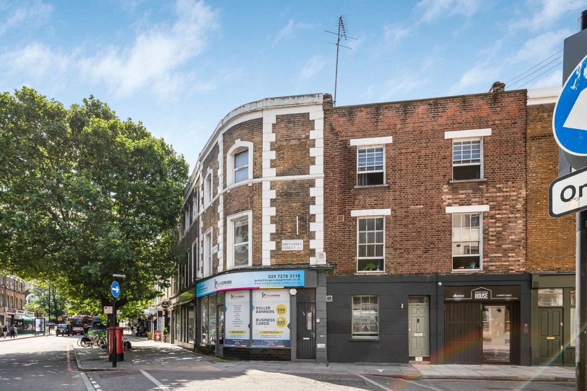 Flat Wicklow Street in Greater London