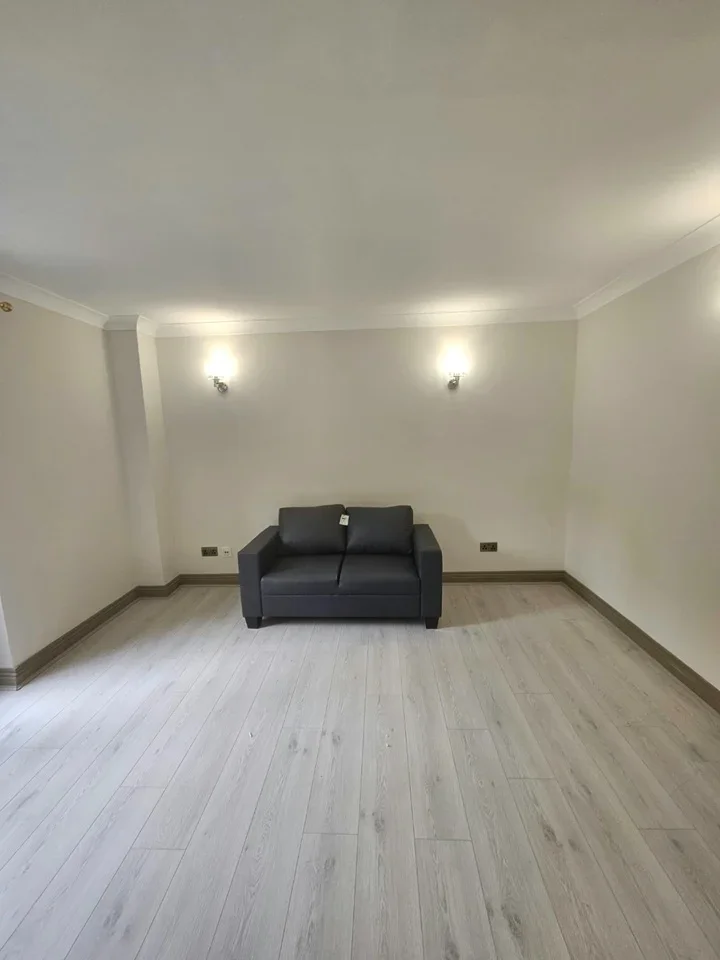 Flat Herbert Court in Greater London