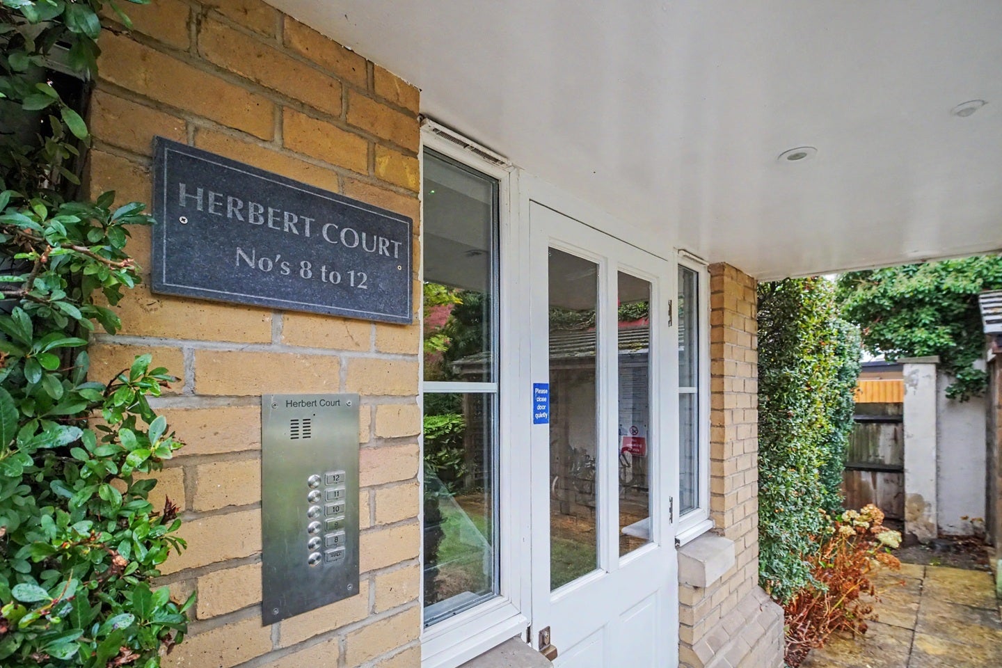 Flat Herbert Court in Greater London