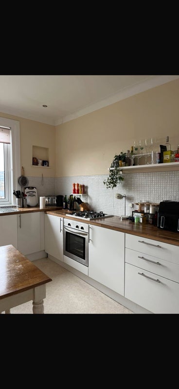 Room Falcon Avenue in City of Edinburgh