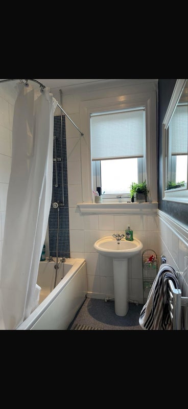 Room Falcon Avenue in City of Edinburgh