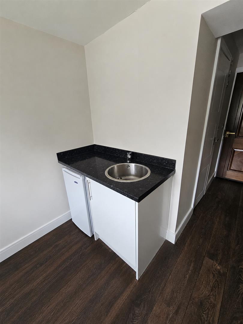 Flat Coleridge Way in Greater London