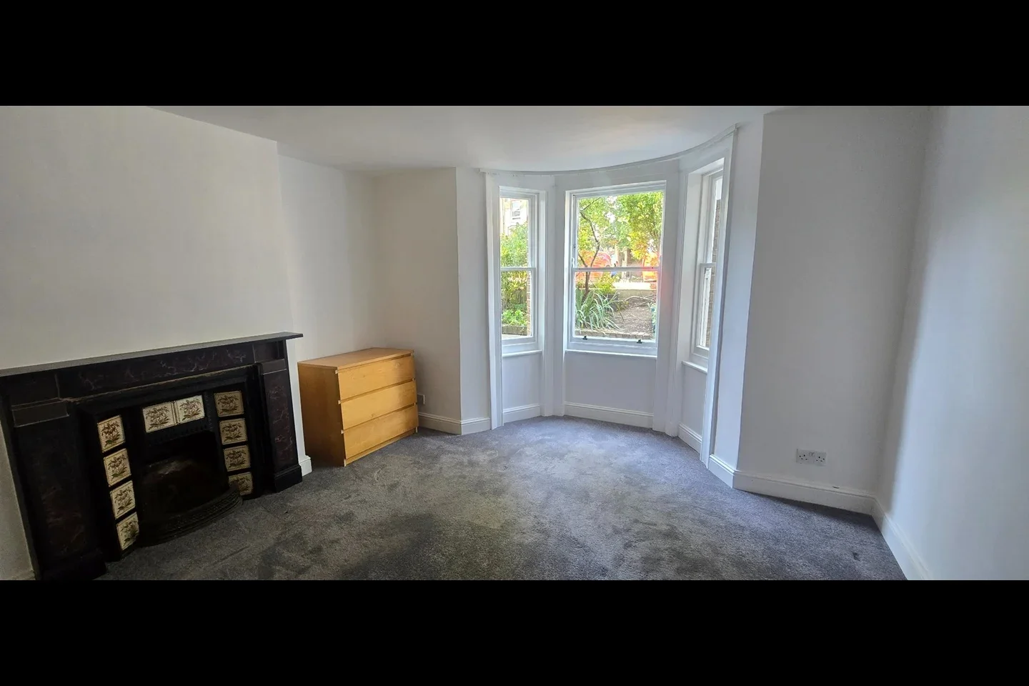 Flat Devonshire Road in Greater London