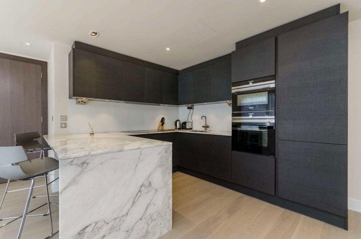 Flat Park Street in Greater London