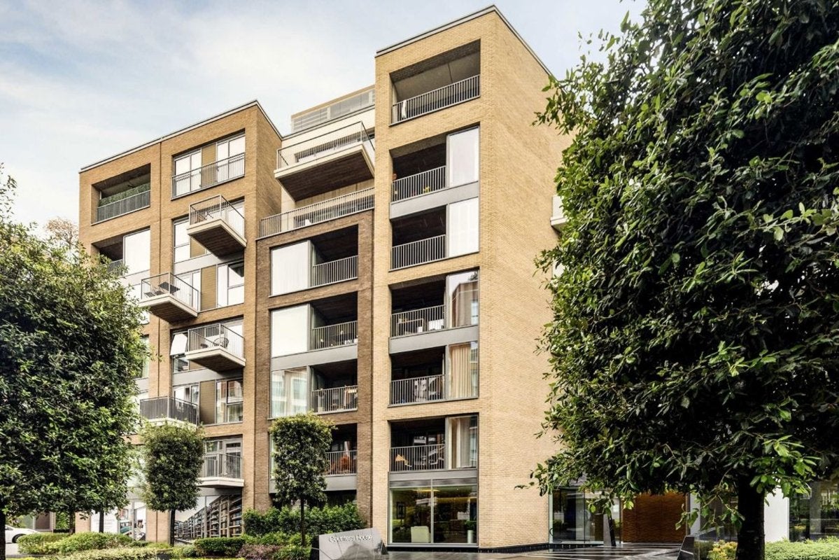 Flat Park Street in Greater London
