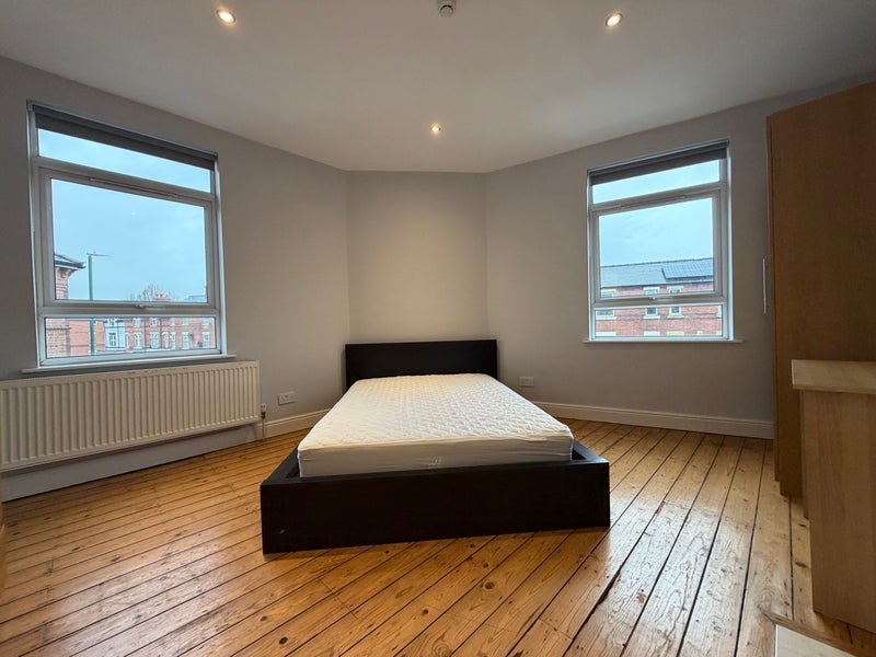 Room Ladysmith Street in Nottingham