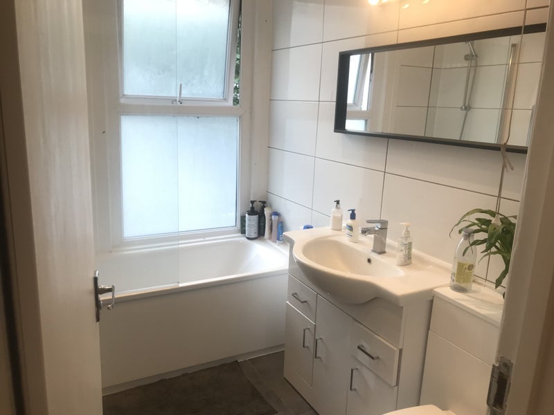 Room Shortlands in Greater London