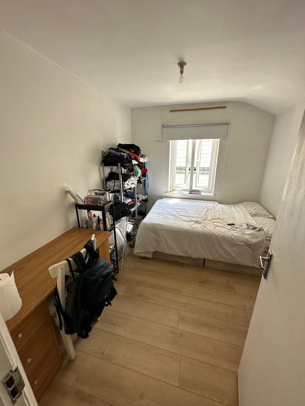 Room Shortlands in Greater London