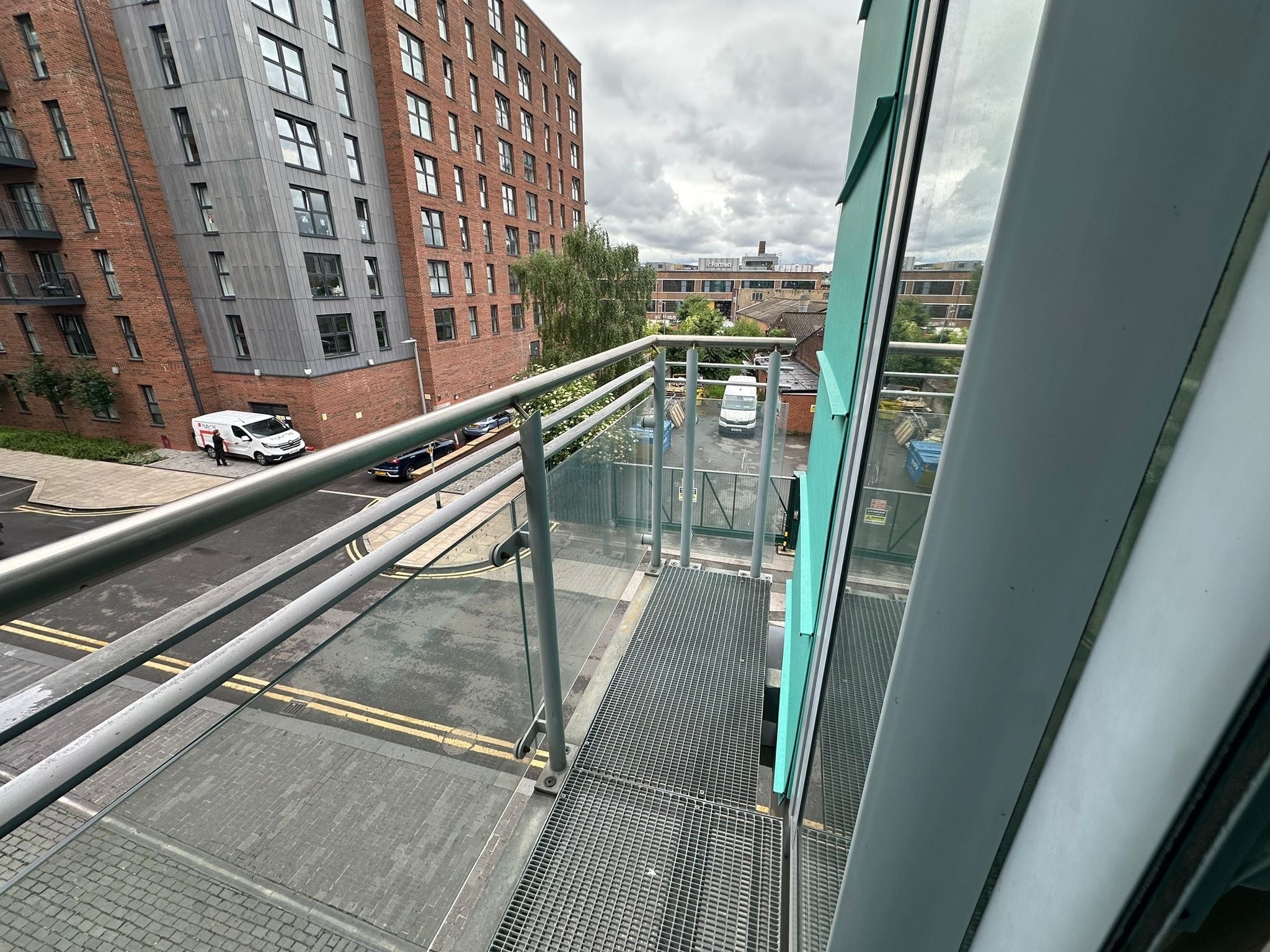 Flat Ingram Street in Leeds