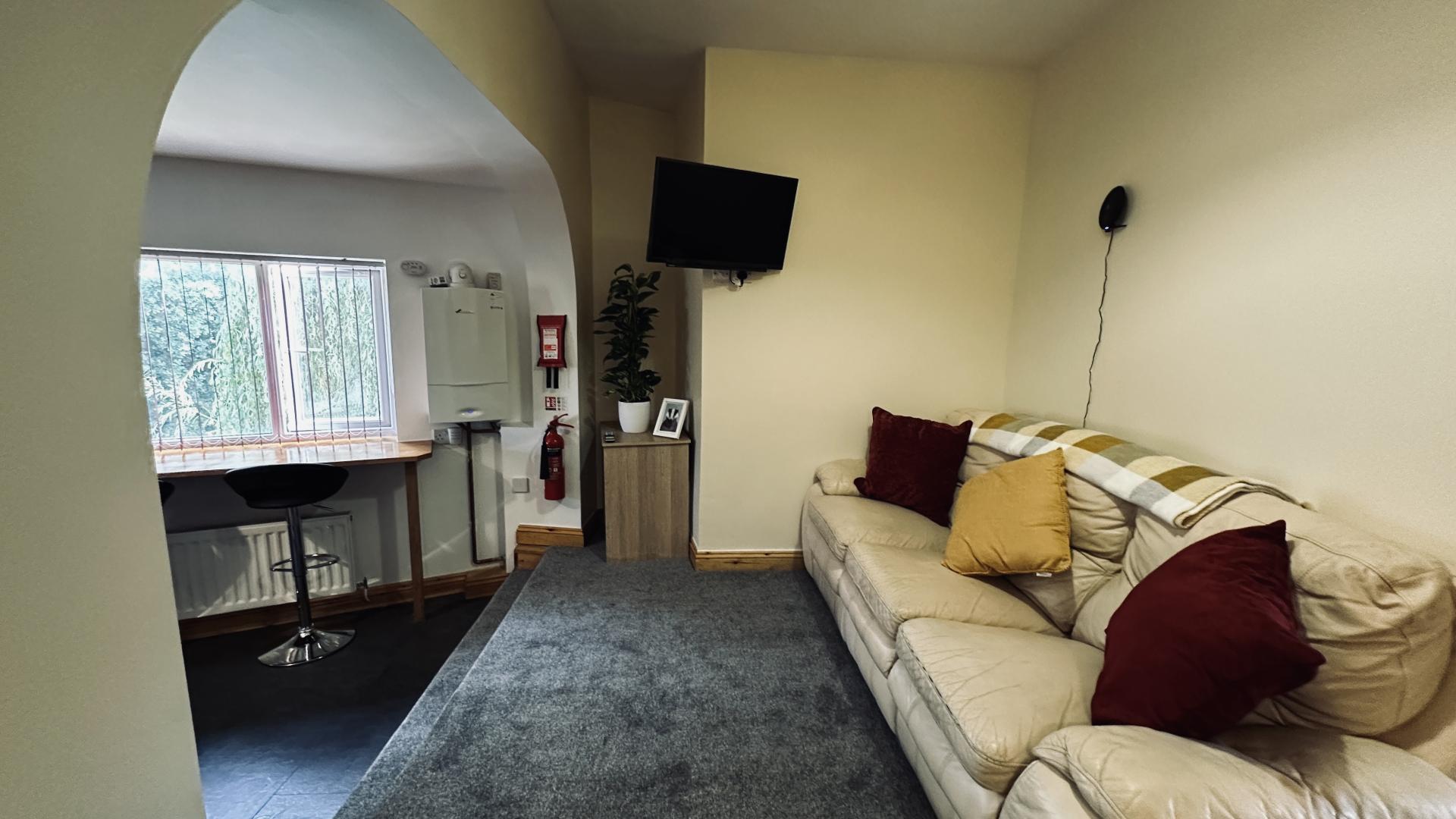 Room Cheyney Road in Chester