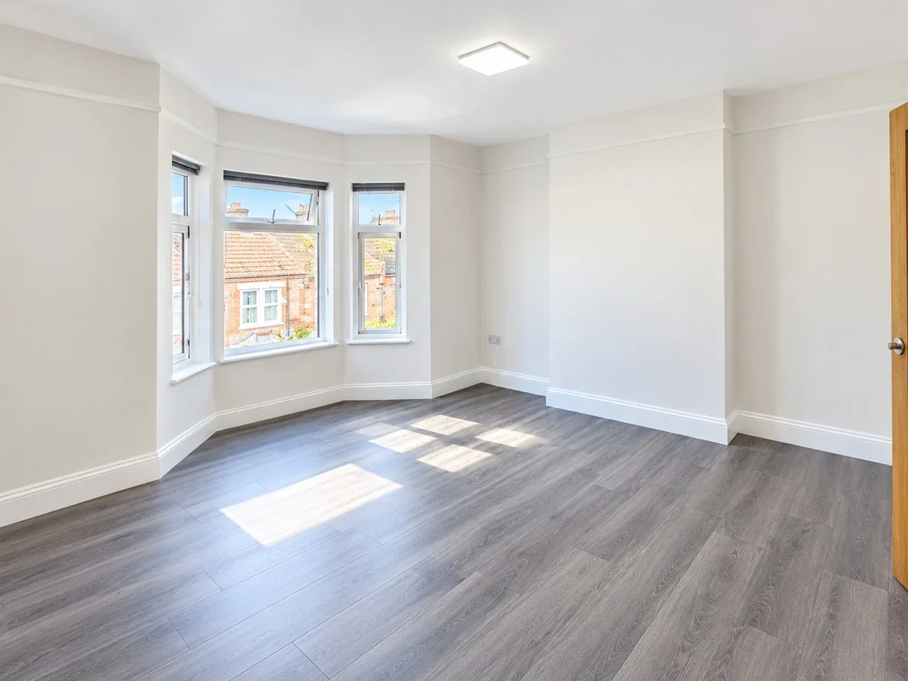 House Russell Rise in Luton