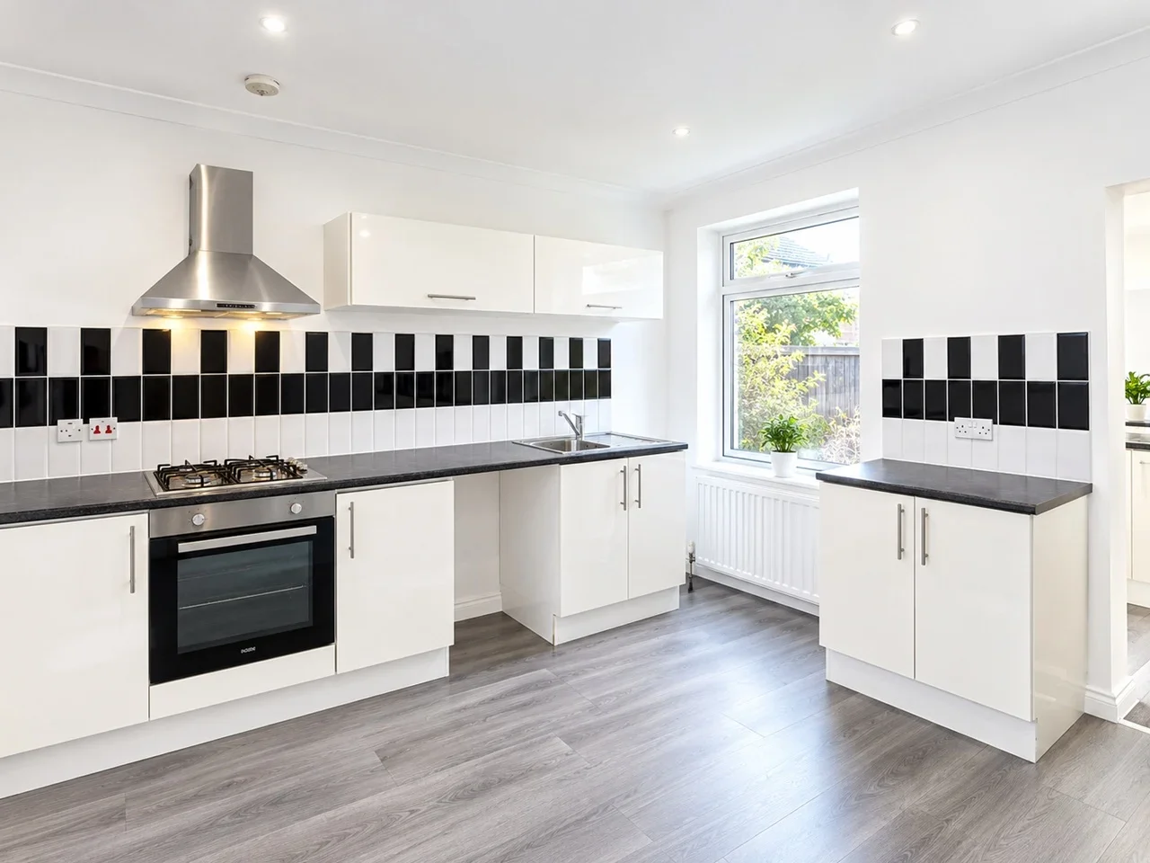 House Russell Rise in Luton