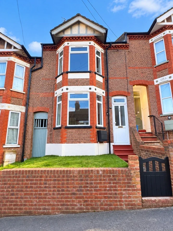 House Russell Rise in Luton
