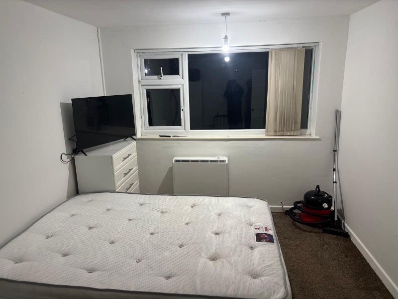 Room Deegan Close in Coventry