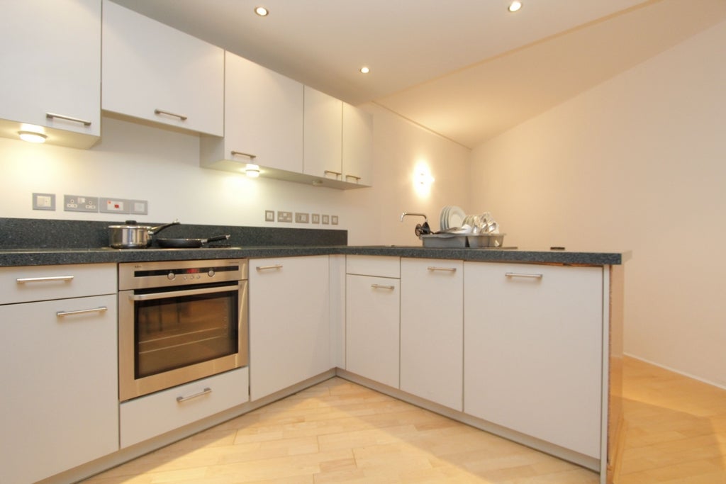 Room Globe Road in Greater London
