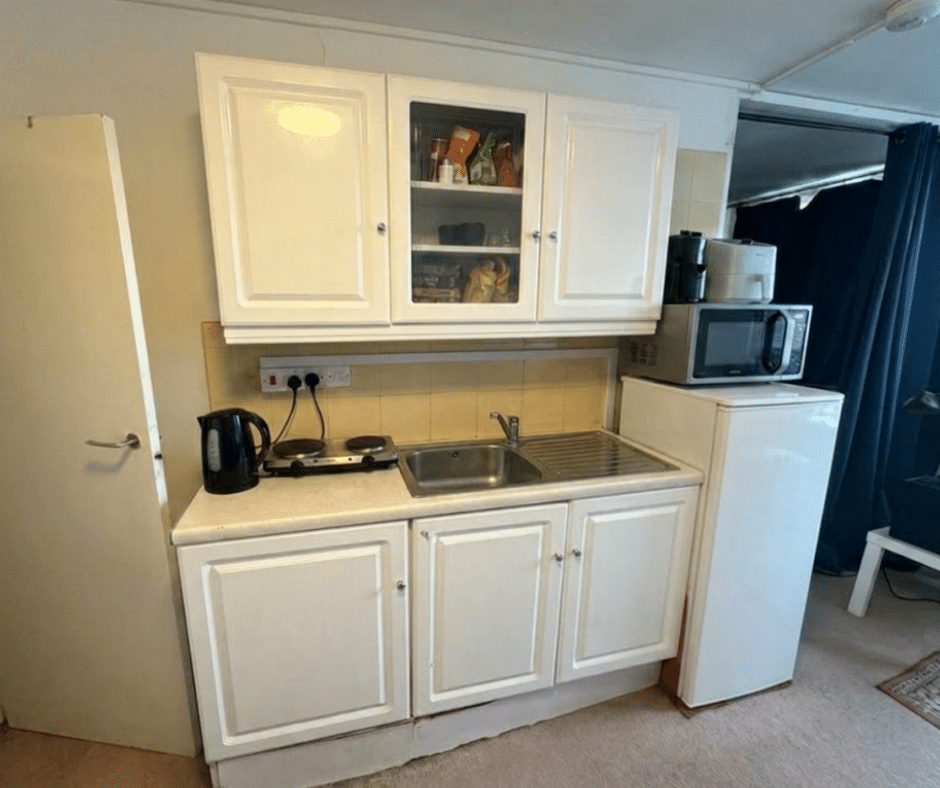 Flat Milburn Lane in Greater London