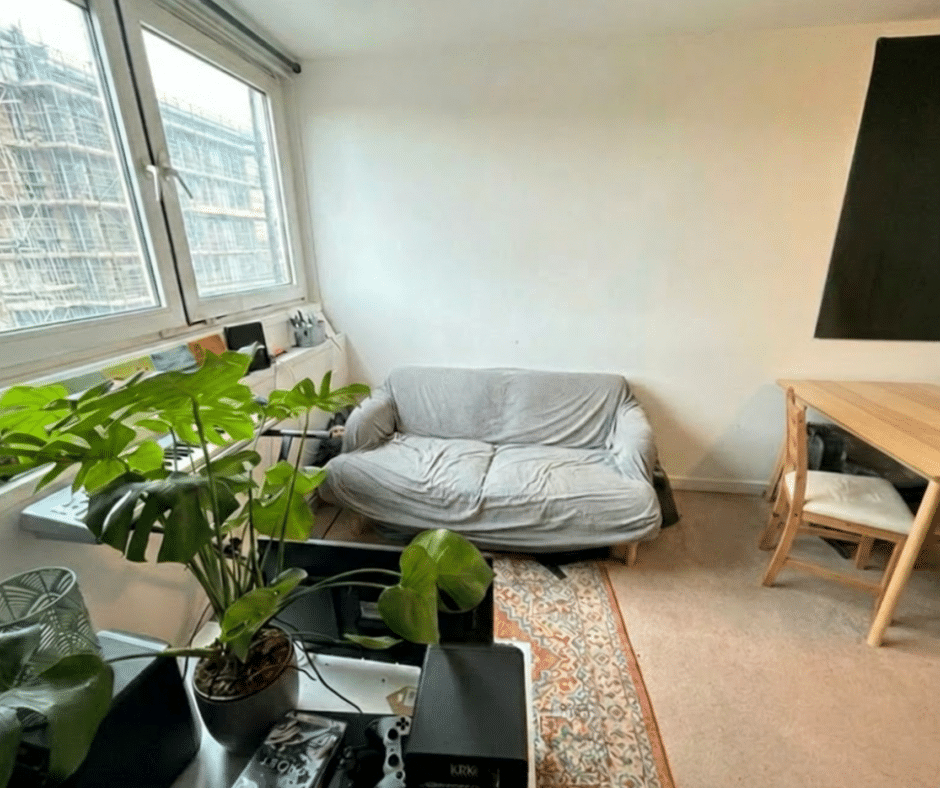 Flat Milburn Lane in Greater London