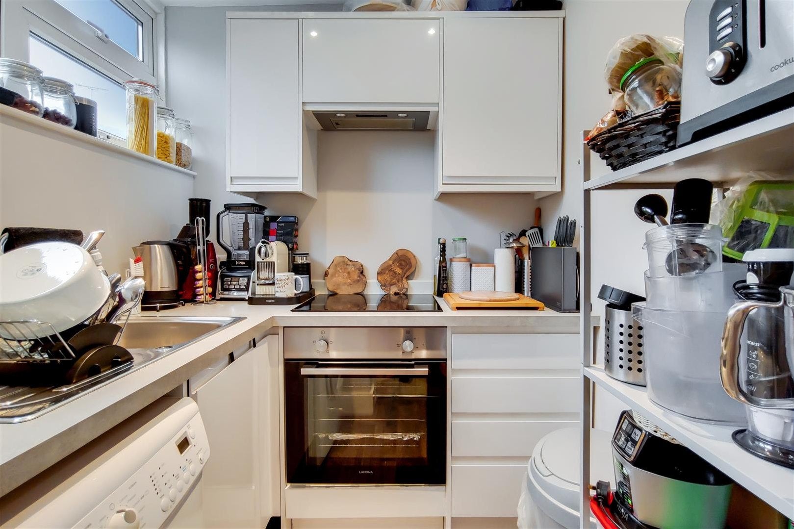 Flat Humbolt Road in Greater London