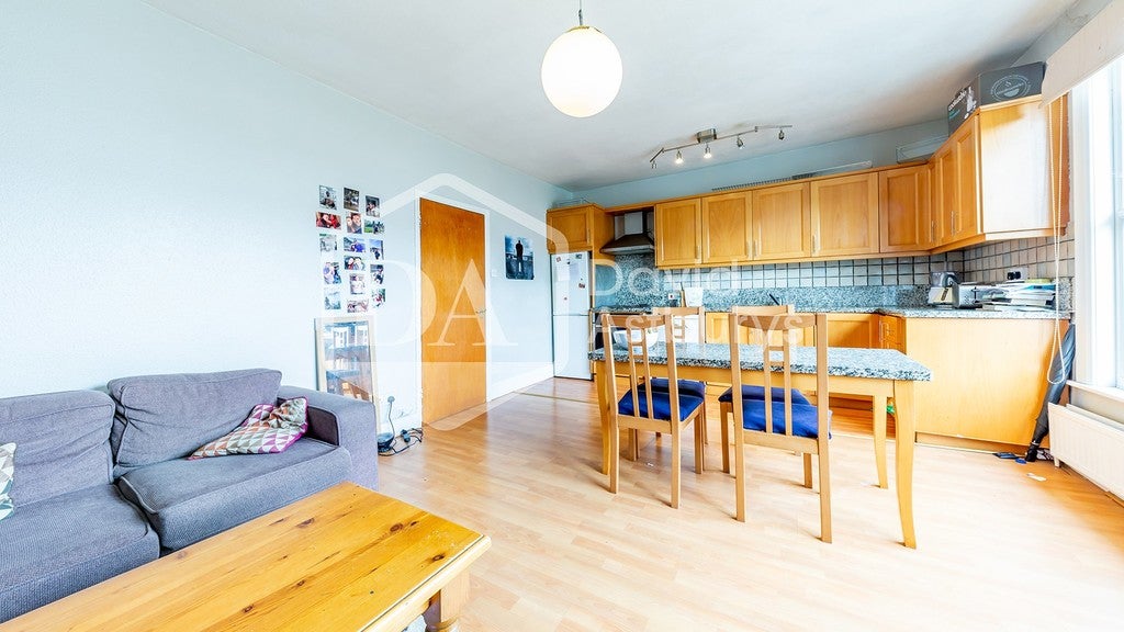 Flat Evershot Road in Greater London