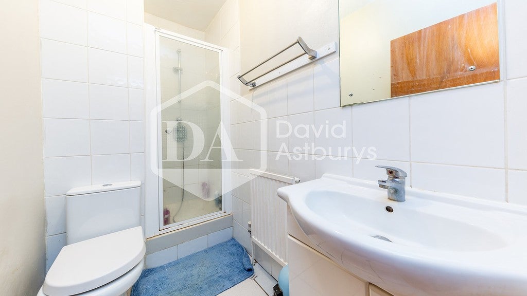 Flat Evershot Road in Greater London