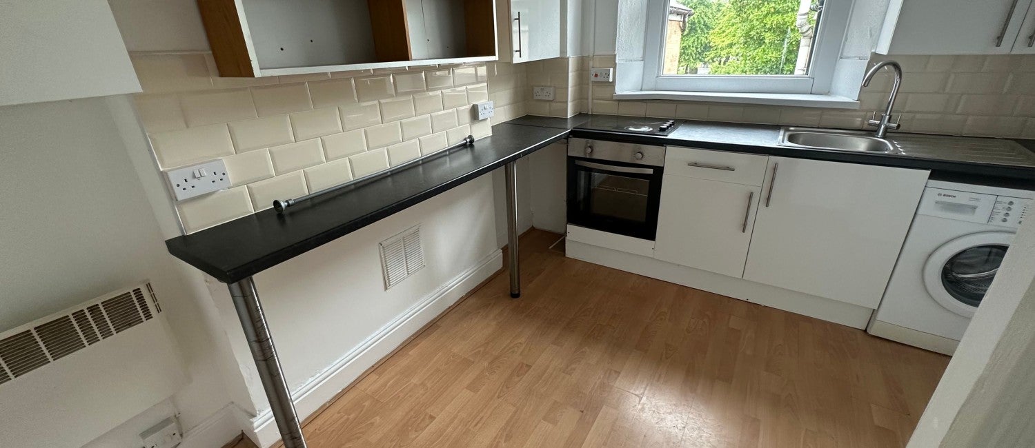 Flat North Luton Place in Cardiff