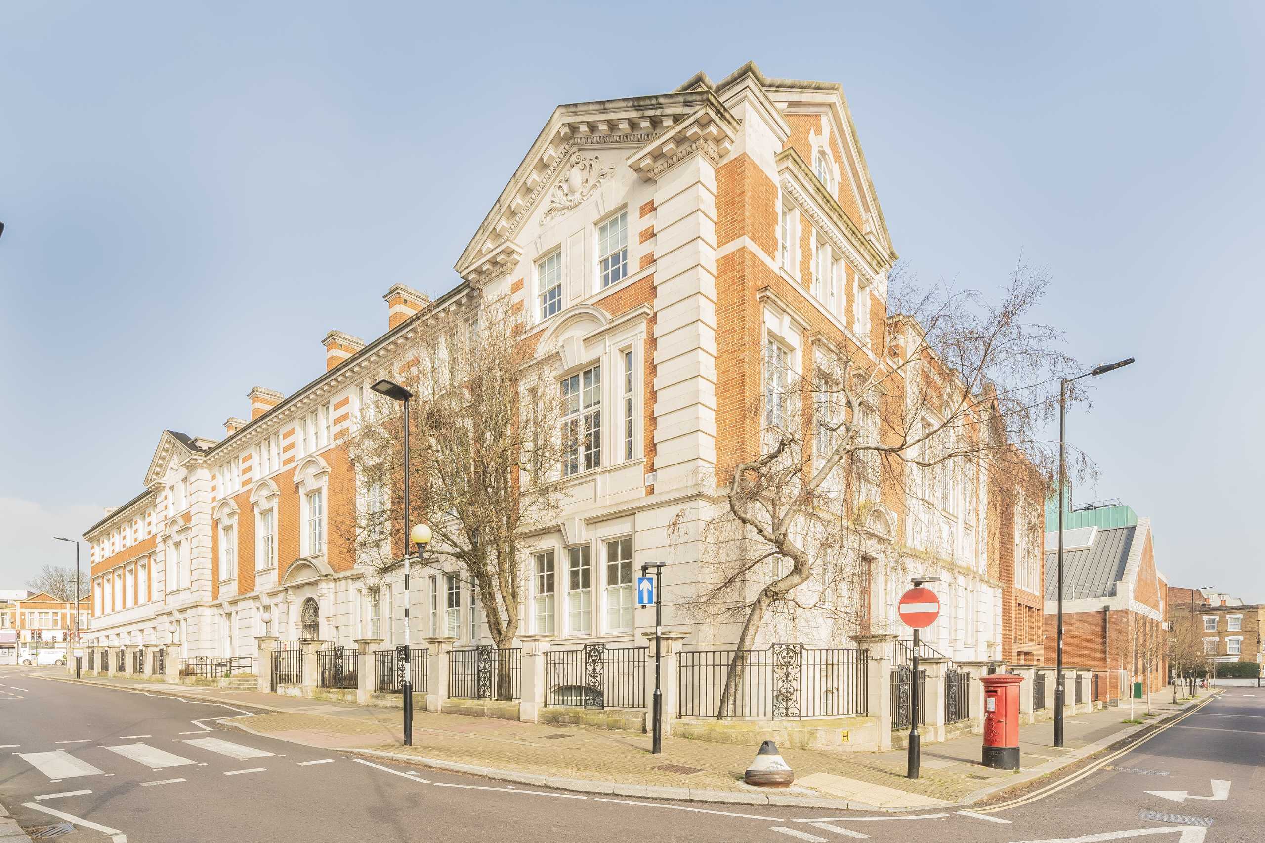 Flat Winchester Street in Greater London