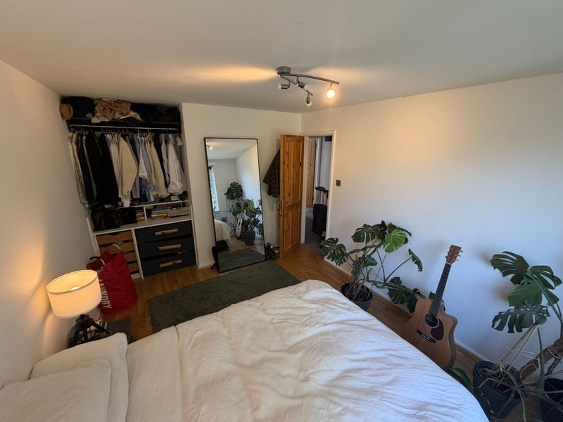 Room Vicar's Close in Greater London