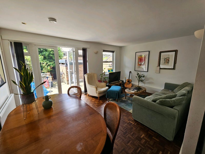 Room Vicar's Close in Greater London