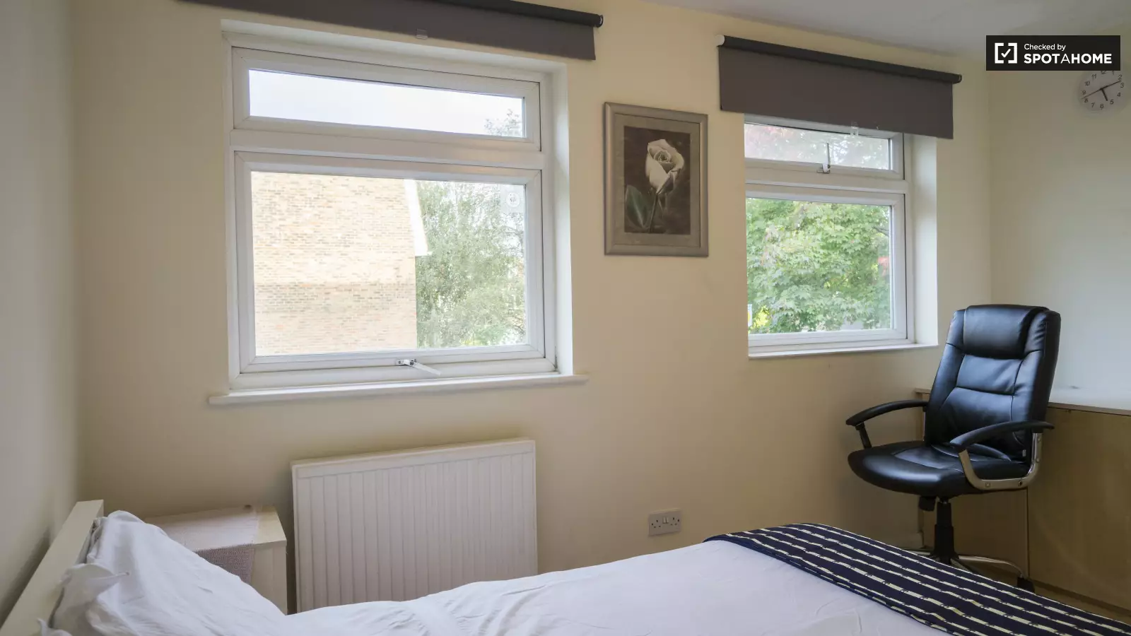 Flat Aspen Close in Greater London