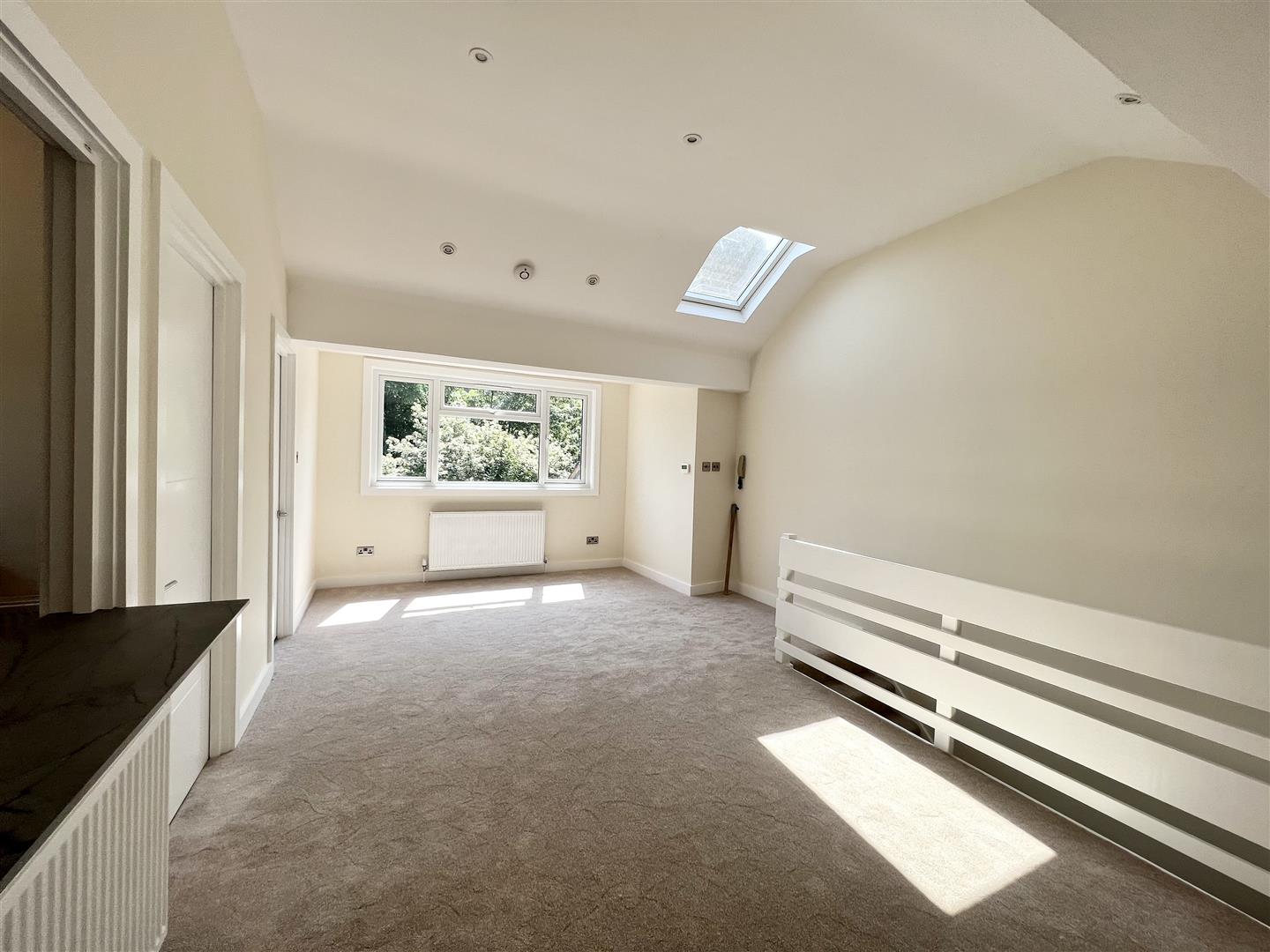 Flat Oakfield Road in Greater London