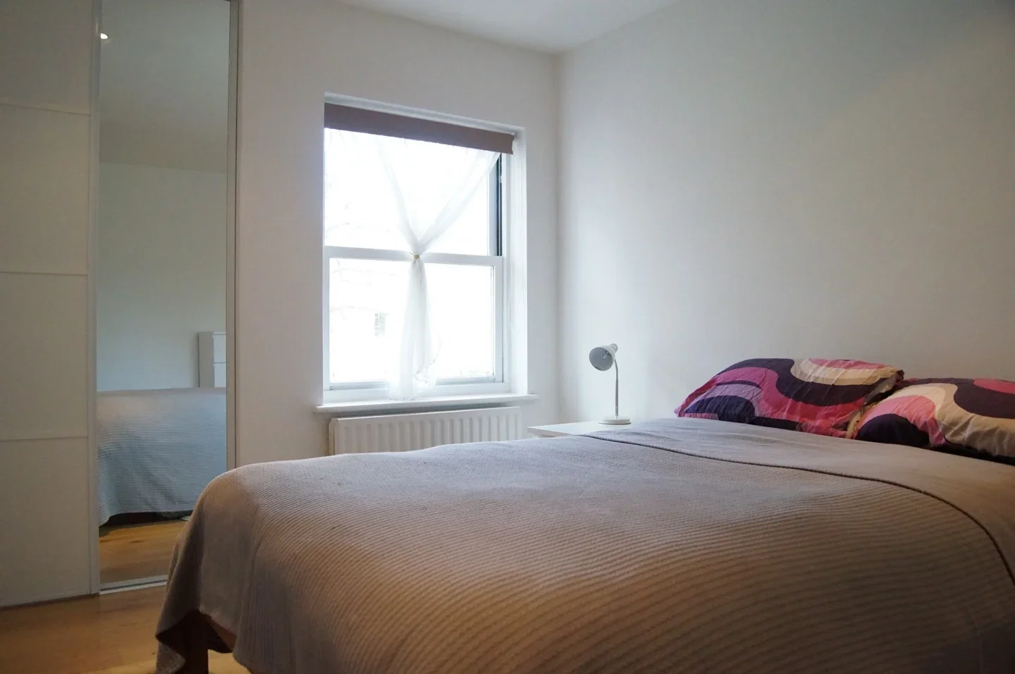 Flat Sheendale Road in Greater London