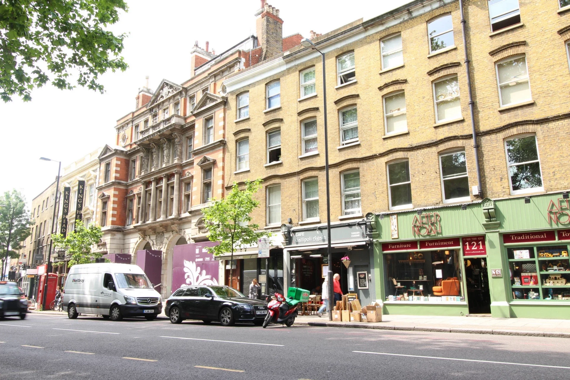 Flat Upper Street in Greater London