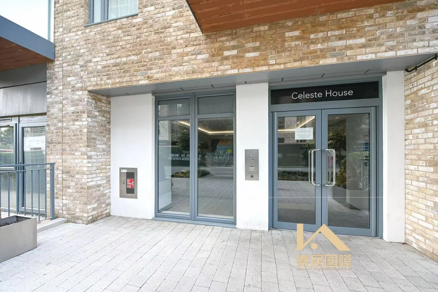 Flat Caversham Road in Greater London