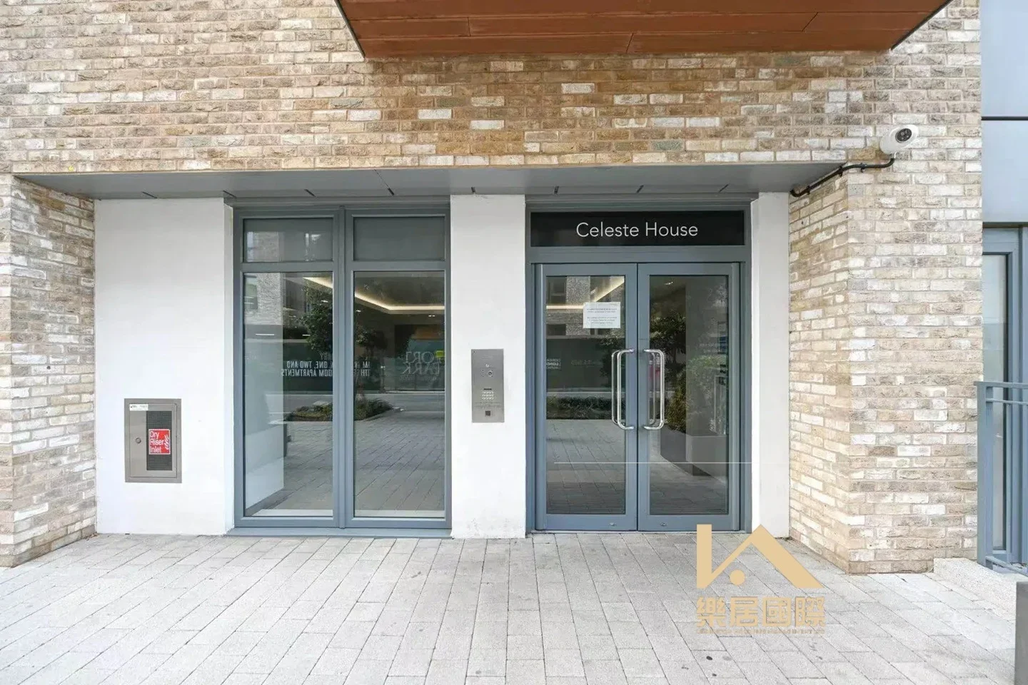 Flat Caversham Road in Greater London