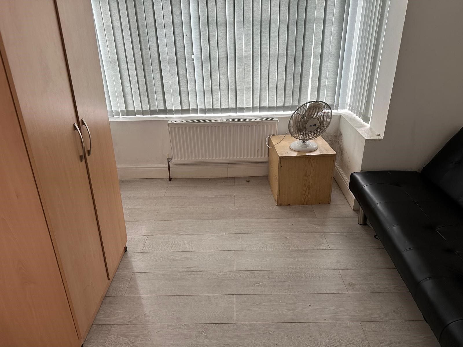 Flat Bulstrode Avenue in Greater London