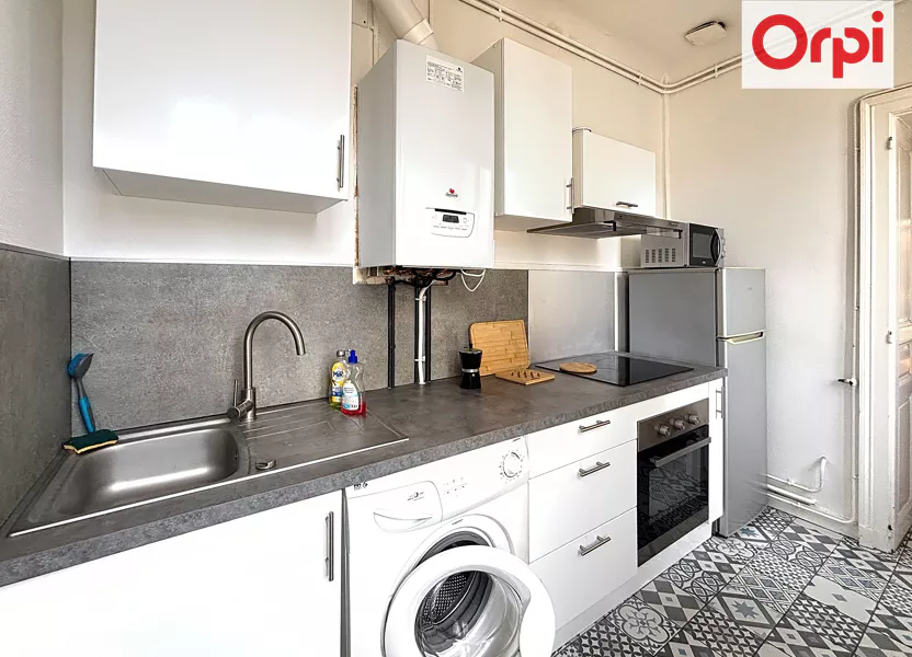 Room Rue Barbier in Le Mans