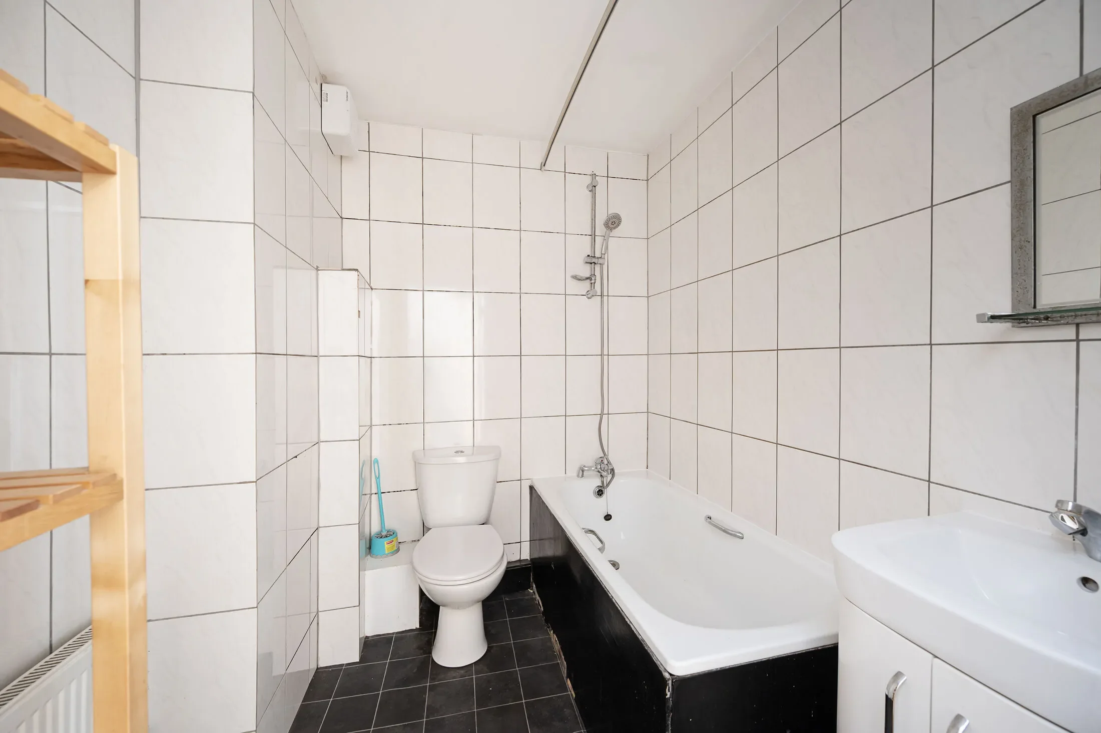 Flat Kingsland Road in Greater London