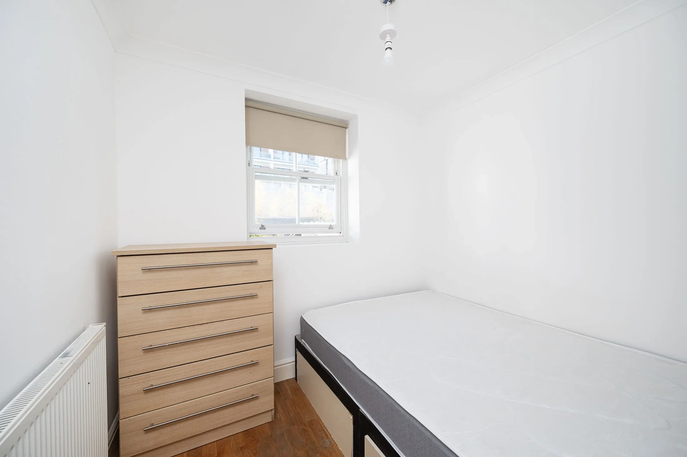 Flat Kingsland Road in Greater London