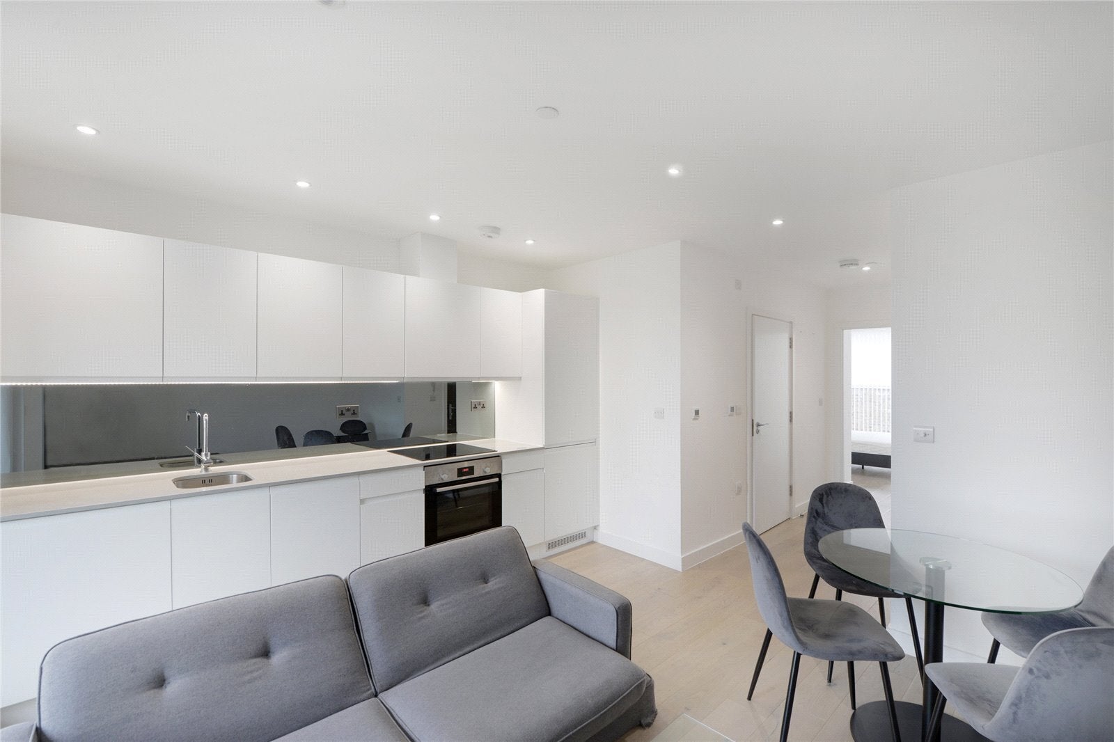 Flat Grange Walk in Greater London