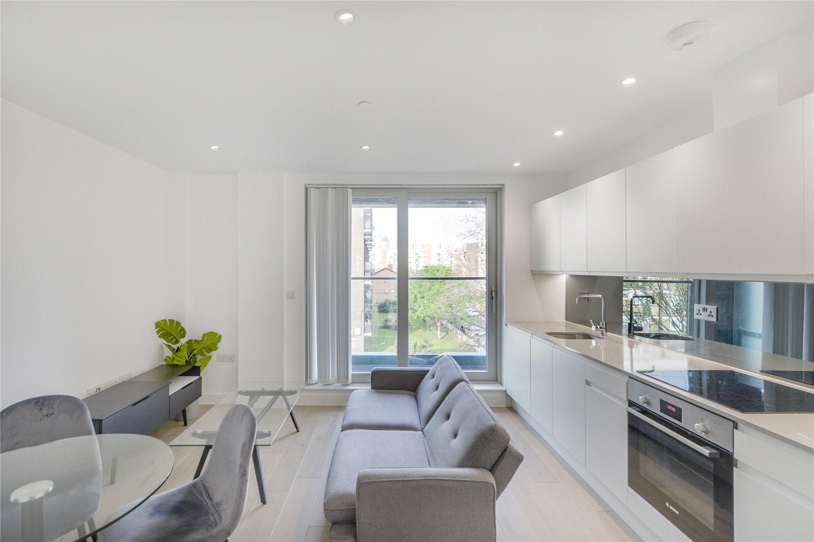 Flat Grange Walk in Greater London