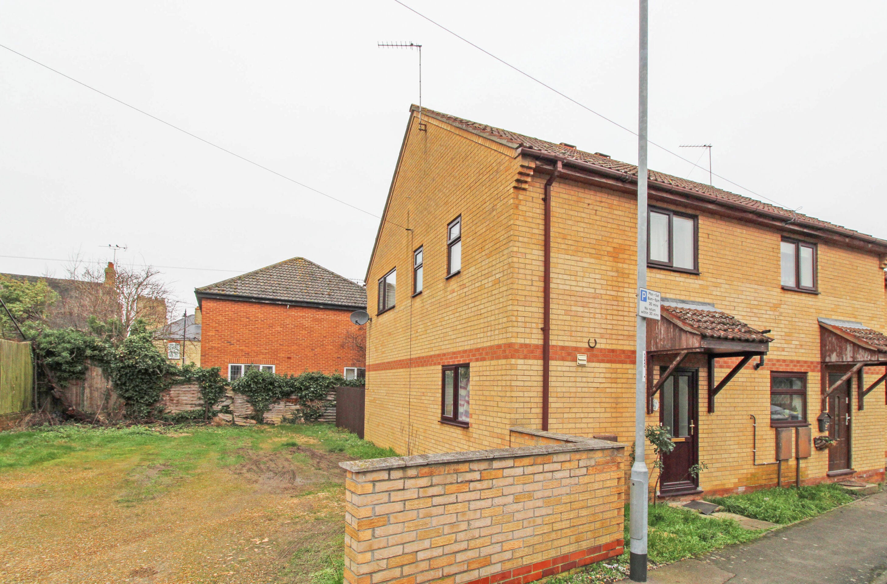 House Stirling Way in Ely