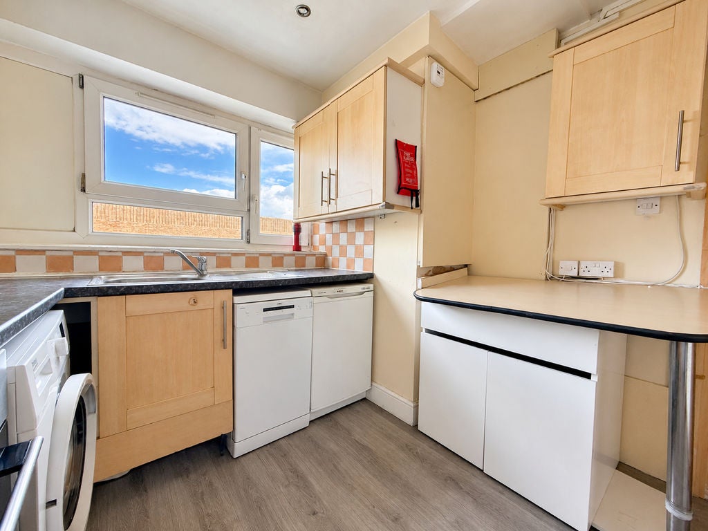 Flat Grange Walk in Greater London