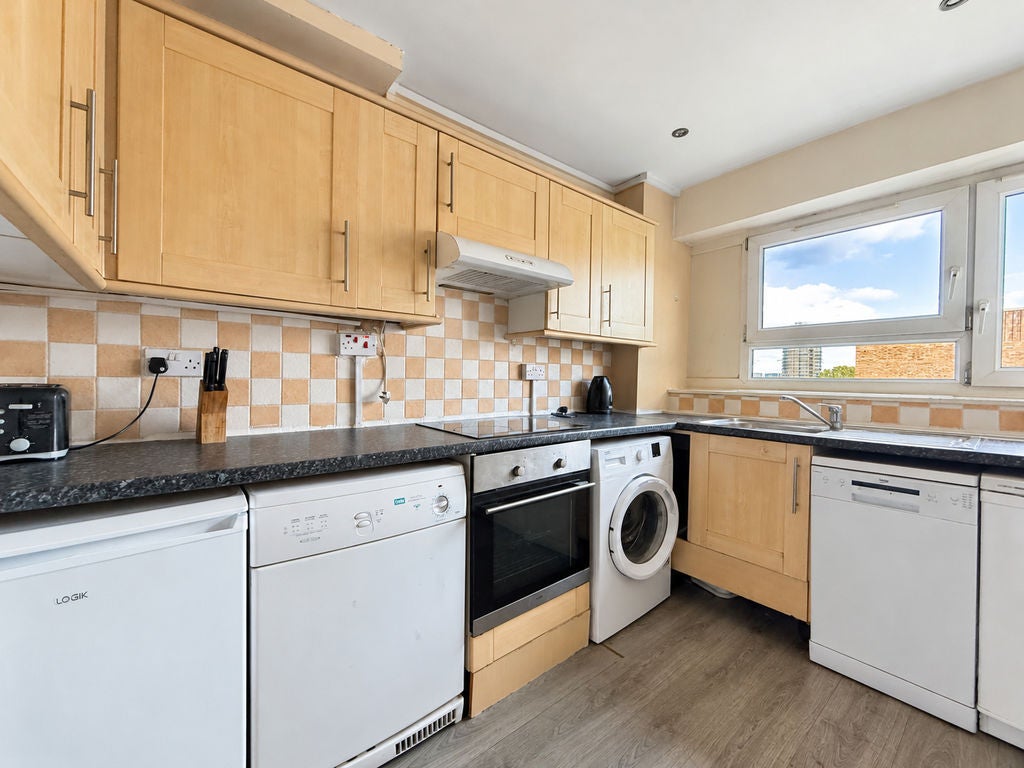Flat Grange Walk in Greater London
