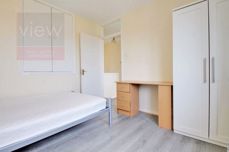 Flat Grange Walk in Greater London