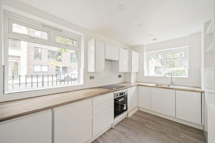 Flat Swan Street in Greater London