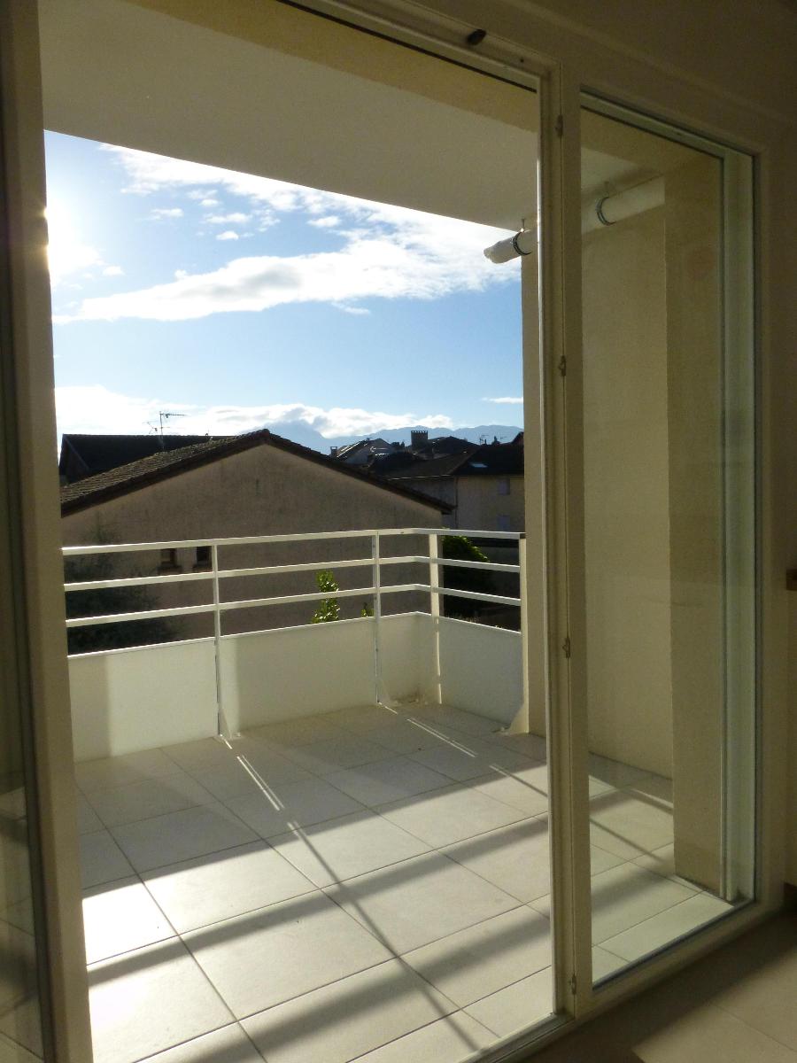Flat Rue Sadi Carnot in Rives