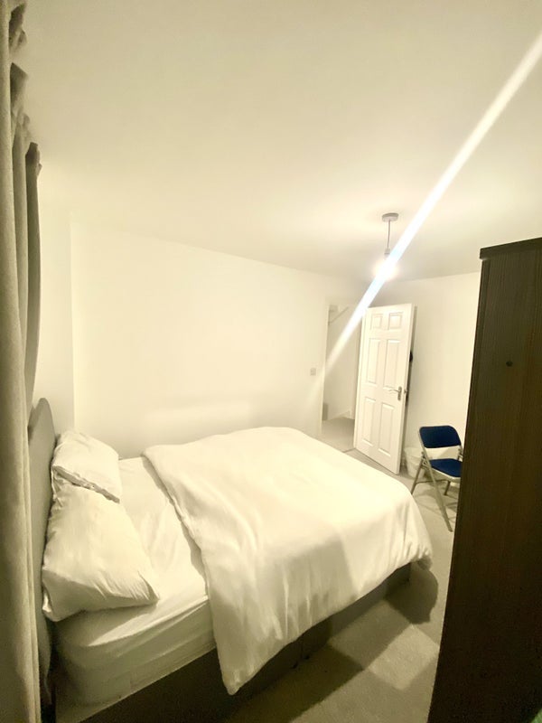 Room Ambassador Avenue in Birmingham