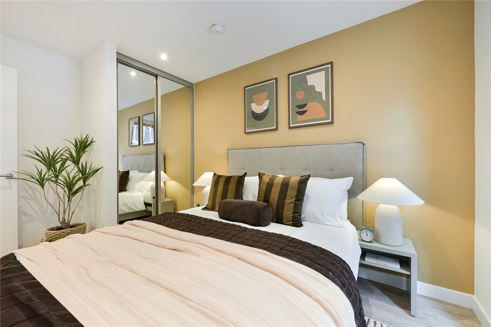 Flat Whitehall in Leeds