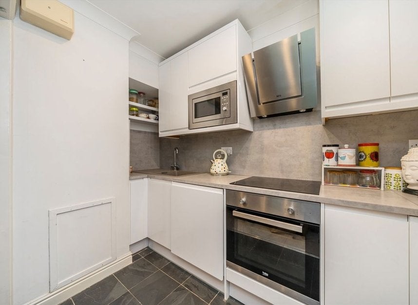 Flat Grays Inn Road in Greater London