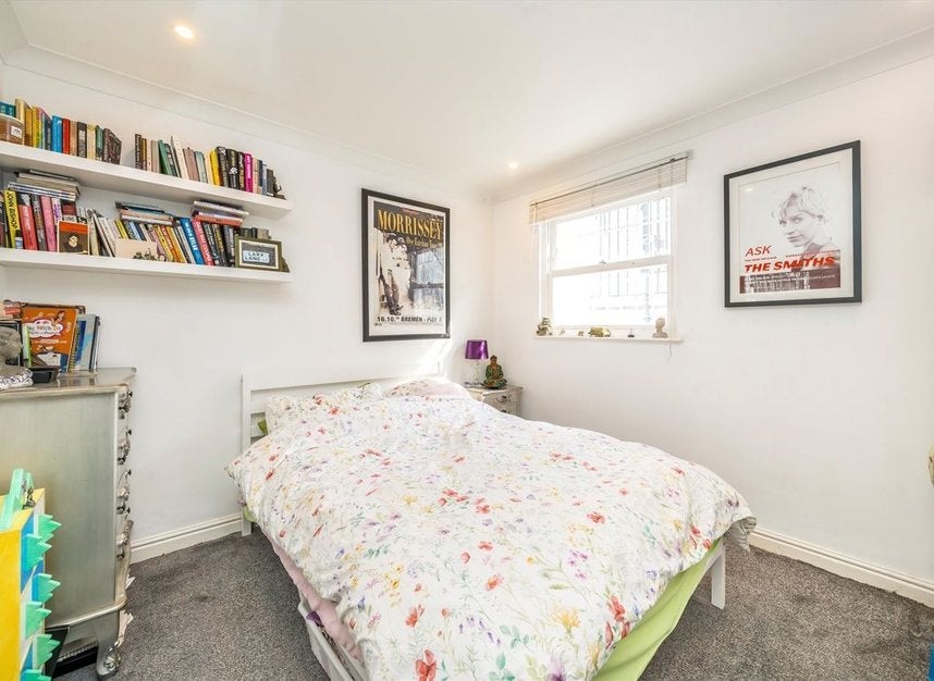 Flat Grays Inn Road in Greater London